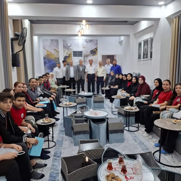 Gönen’de Umre Ödüllü Bilgi Yarışması’nda Dereceye Girenler Ödüllendirildi
