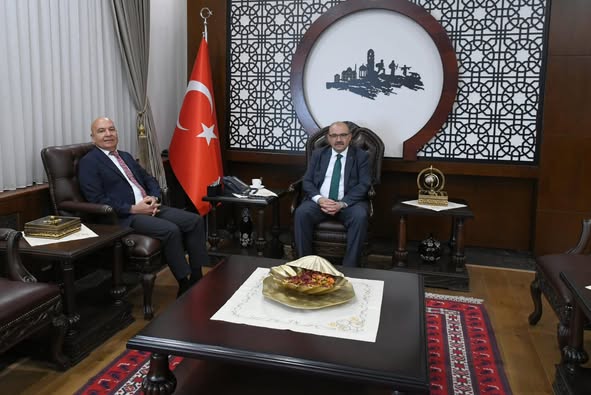 Balıkesir Valisi Ustaoğlu’na Ziyaret: Mülkiye Başmüfettişi Güneş ve Fahri Ermişler Buluşması