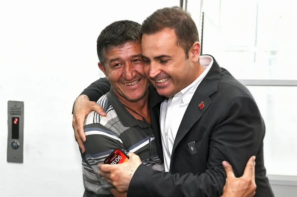 Balıkesir Büyükşehir Başkanı Akın, Bayram Ziyaretleriyle Mesai Arkadaşlarıyla Buluştu