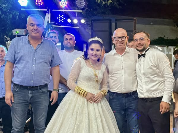 CHP Savaştepe Gençlik Kolları Başkanı Emre ve Emine Sarı Evlendi