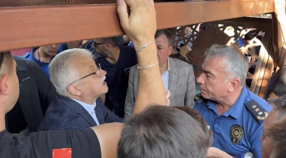 Burhaniye Muhyiddin-i Rumi Türbesi Defin Talebi Hukuki Süreçte Tartışmalara Neden Oldu
