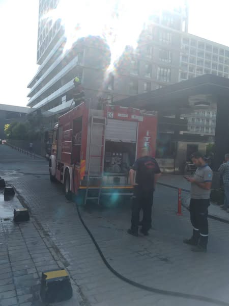 Balıkesir’de AVM’de Yangın Paniği: İtfaiye Seferber Oldu
