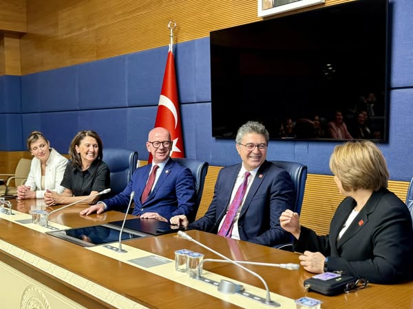 TBMM’de Balıkesir Kadın Kolları Ziyareti: Kadın Temsiliyetine Vurgu