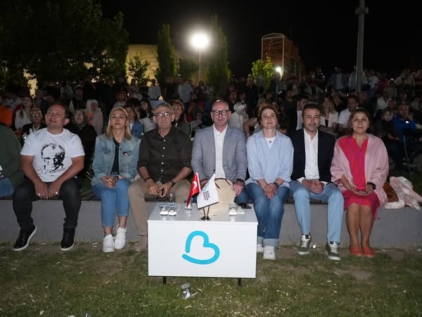Balıkesir’de Babalar Günü Coşkusu: Müslüm Baba ve Ferdi Tayfur Şarkılarıyla Anıldı