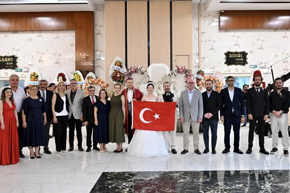 Altıeylül Belediye Başkan Yardımcısı Doğaç Sarı, Evlendi