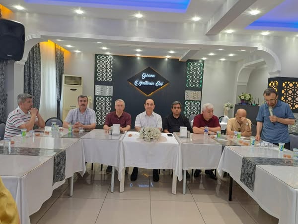 Gönen’de Hayırsever Vakıftan Öğrencilere Bayram Buluşması