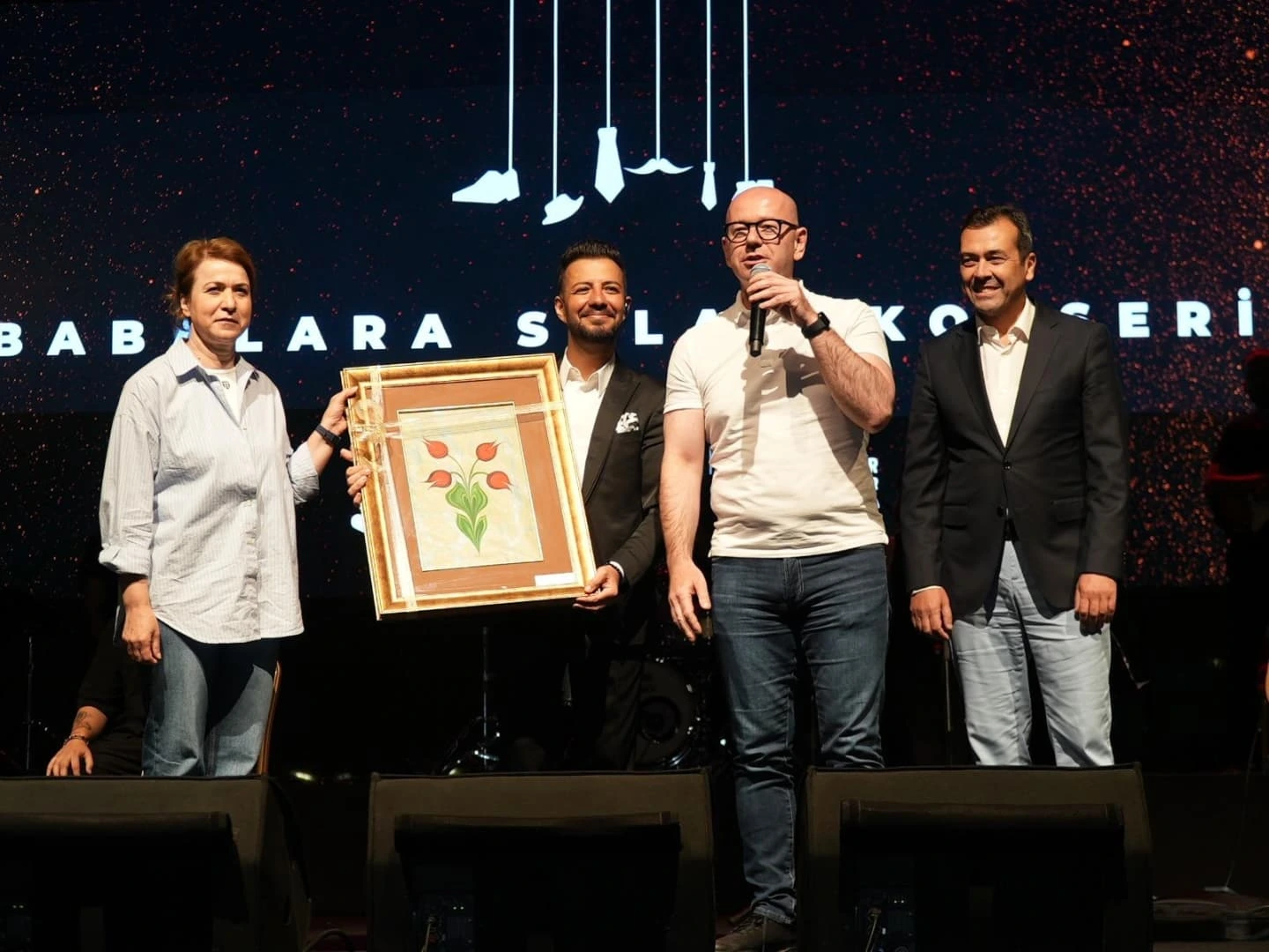 Balıkesir Büyükşehir Belediyesi Babalar Günü’nde Konser Düzenledi