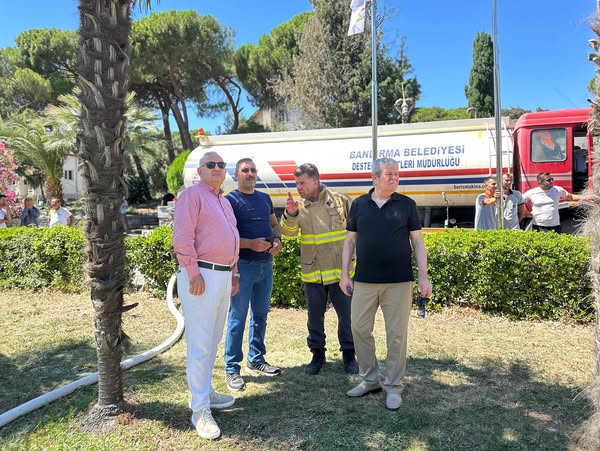 Bandırma Belediyesi İtfaiyesi TAGEM Koyunculuk Araştırma Enstitüsü Yangınında Devrede