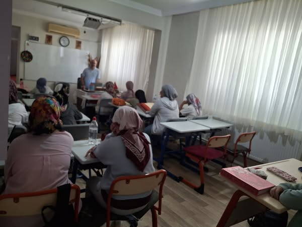 Bandırma Müftülüğü Yaz Kurslarında Mahremiyet, Teknoloji Bağımlılığı ve Su Verimliliği Eğitimleri