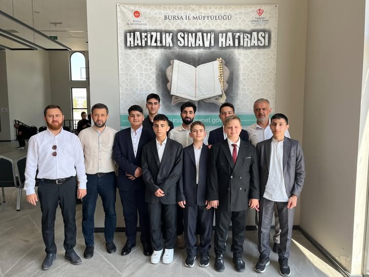 Bandırma Müftülüğü’nden 7 Hafız Öğrenci