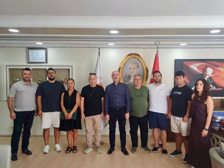 Marmara Adalar’da Köy Güzelleştirme Derneği Başkanı Belediye Başkanını Ziyaret Etti