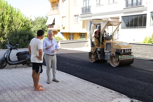Bandırma Belediyesi Yeni Mahalle’de Asfalt ve Park Düzenleme Çalışmalarını İnceledi