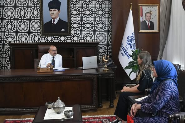 Balıkesir Valisi Ustaoğlu Vatandaşlarla Buluştu, Talepleri Dinledi