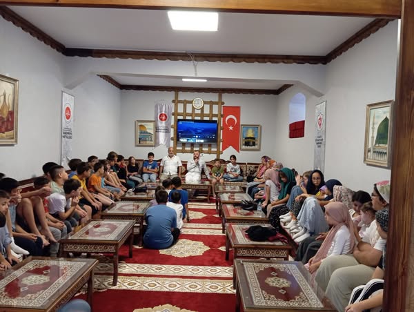 Bandırma Yaz Kur’an Kursu Öğrencileri Gençlik Merkezi’nde Bağımlılıkla Mücadele Semineri Aldı