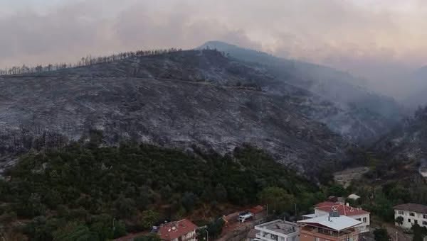 Bursa’da Orman Yangını Söndürme Çalışmaları Devam Ediyor, Tahliyeler Kalktı