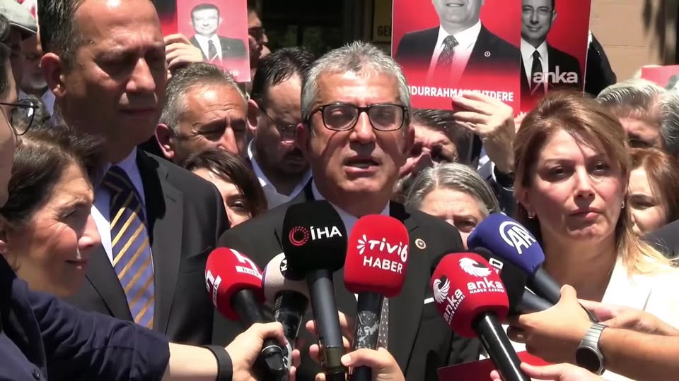 Grup Başkanvekili Günaydın, Adalet Bakanlığı Önünde Açıklama Yaptı