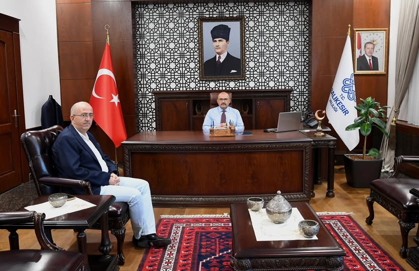 Balıkesir Valisi Ustaoğlu’nu Turkuaz Yapı Malzemeleri Sahibi Kuşhan Ziyaret Etti