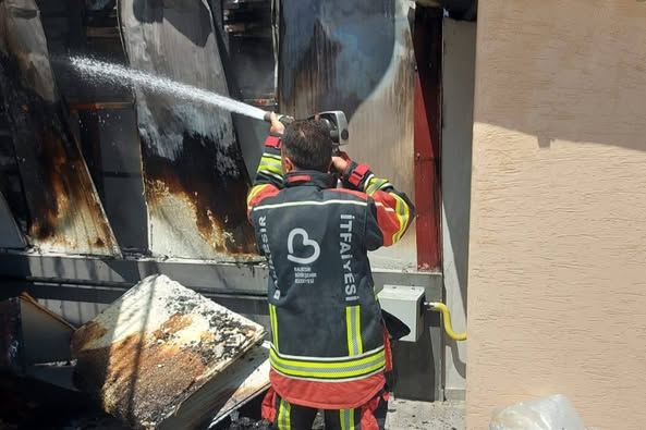 Balıkesir İtfaiyesi Bursa’da Nöbet Değişimi Gerçekleştirdi, Yangın Söndürme Çalışmaları Devam Ediyor