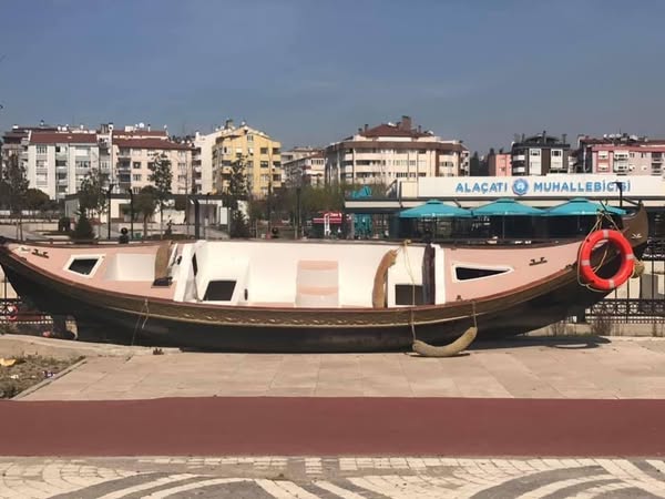 Balıkesir’de Armatörlük Serüveni: Kayıkçı Kavgası mı, Yoksa Filoya Katılım mı?