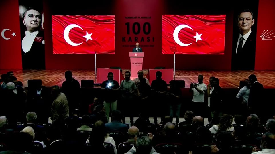 İstanbul’da Demokrasi ve Adalet Mitingi Düzenlendi
