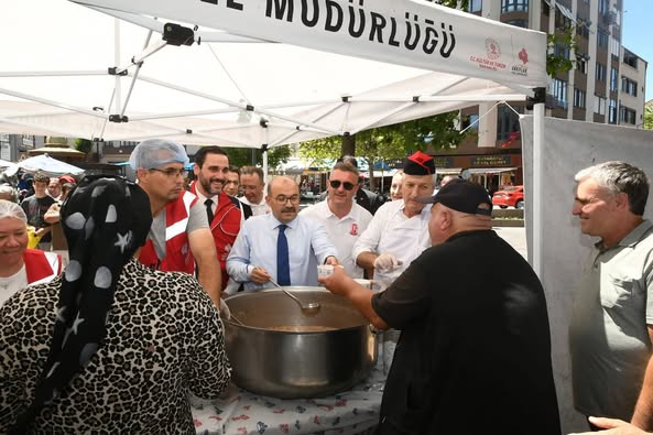 Balıkesir’de Muharrem Ayı Aşure İkramı Vatandaşları Buluşturdu