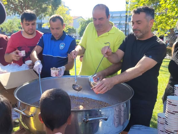 Avşa’da Aşure Gönülleri Isıttı: Belediye Vatandaşlara Muharrem Ayı İkramı Yaptı