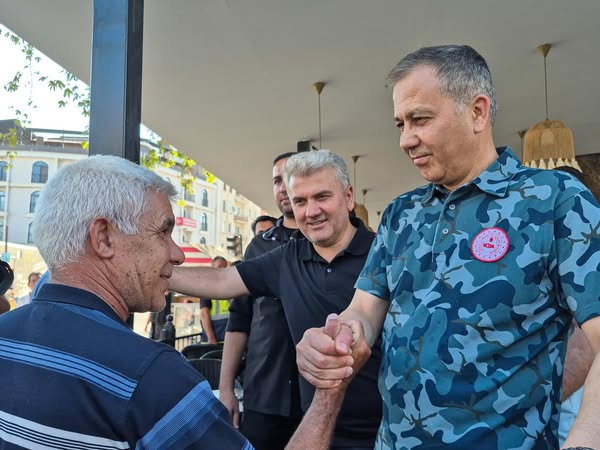 İçişleri Bakanı Yerlikaya, Sındırgı’da Depremzedelerle Buluştu