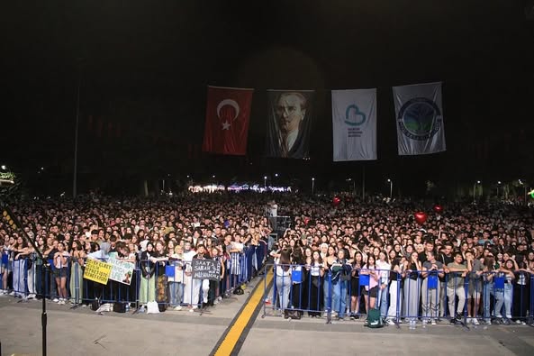 Gönen’de Kurtuluş Bayramı Coşkusu Başlıyor: Sıla ve Cengiz Kurtoğlu Sahne Alacak