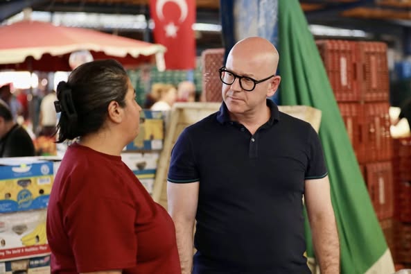 Akhisar Pazarı’nda Vatandaş ve Esnaf Zor Durumda
