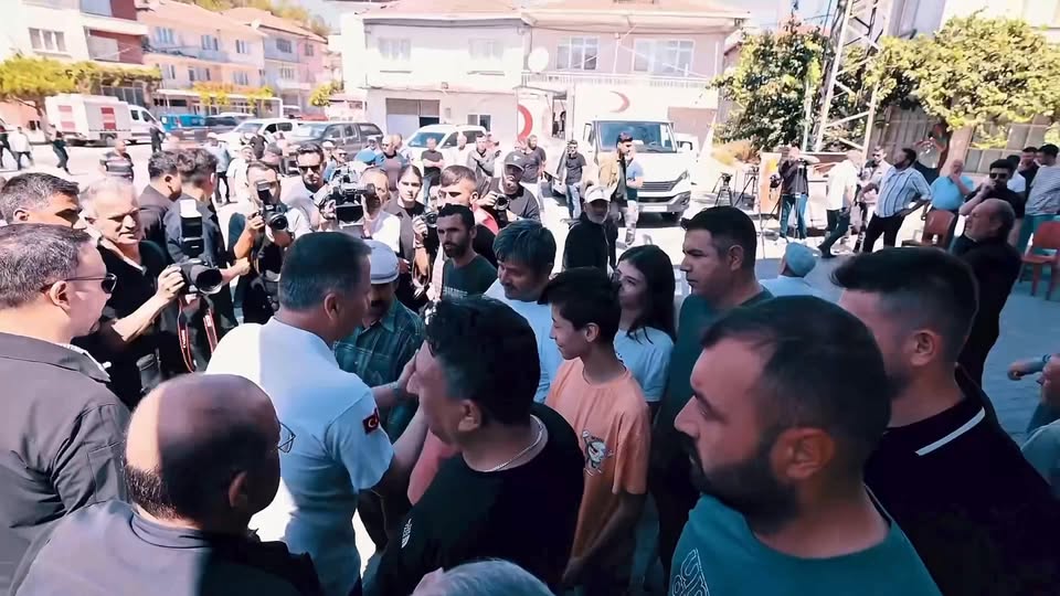 Balıkesir’de Depremden Etkilenen Köylerde Kriz Yönetimi Çalışmaları