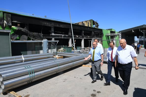 Balıkesir Valisi, Gönen’deki Teksüt Fabrikası’ndaki Yangın Sonrası Yapılan Çalışmaları İnceledi