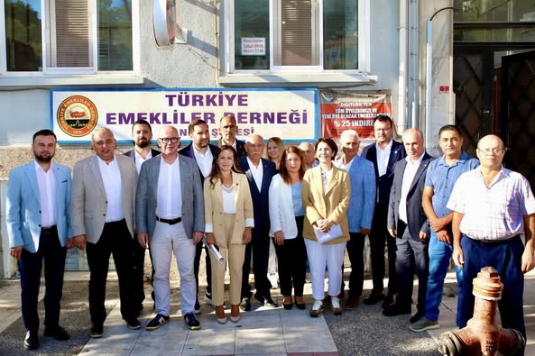 Manisa’da Siyasi Ziyaretler: Emeklilerden Esnafa Kadar Geniş Katılım
