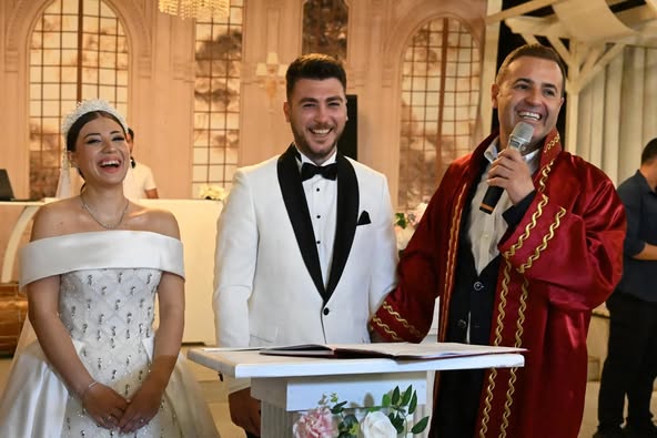 Balıkesir’de Nikah Mutluluğu: Başkan Akın’dan Çiftlere Tebrik