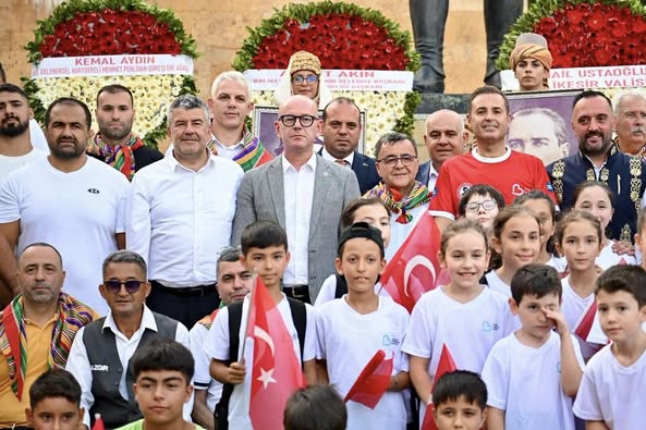 Geleneksel Kurtdereli Mehmet Pehlivan Güreşleri Başladı: Ata Sporuna Saygı ve Şampiyon Anıları