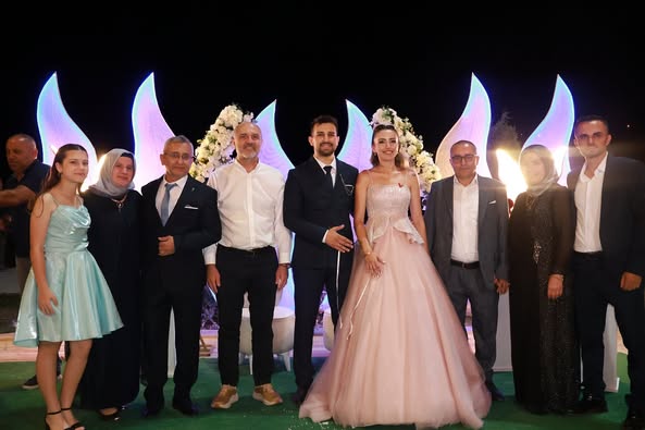 Marmara Adalar Belediye Başkanı Dinçer, İrem ve Ensar’ın Nişan Törenine Katıldı