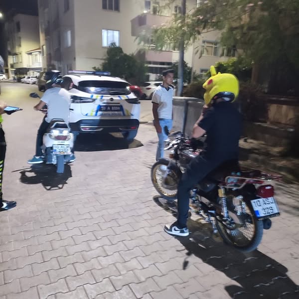 Gönen’de Gece Denetimi: Trafik ve Asayiş Kontrolleri Yapıldı