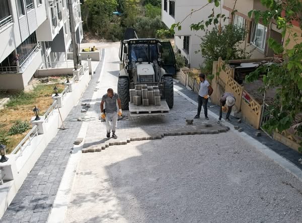 Bandırma’da Altyapı Çalışmaları Hız Kesmiyor: Parke ve Asfalt Yenilemeleri Tamamlandı