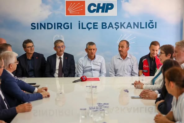 CHP Genel Başkanı Özgür Özel, Sındırgı’daki Depremzedelerle Buluştu
