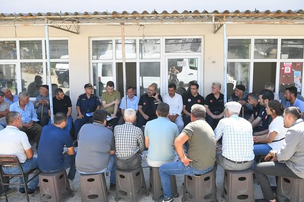 Balıkesir Valisi Ustaoğlu, Depremden Etkilenen Kınık Mahallesi’nde Hasar Tespiti ve İhtiyaçları Değerlendirdi