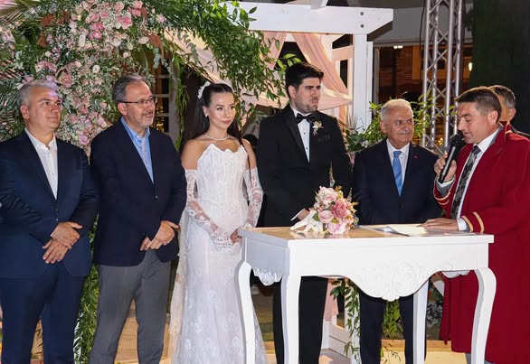 Binali Yıldırım, Manisa Milletvekili Akkal’ın Kızının Nikahına Katıldı