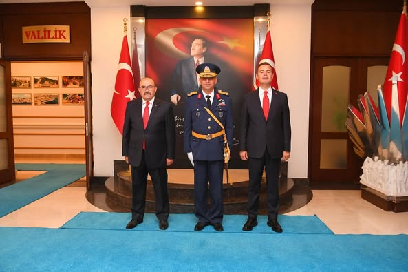 Balıkesir Valisi Ustaoğlu, Zafer Bayramı Tebriklerini Kabul Etti