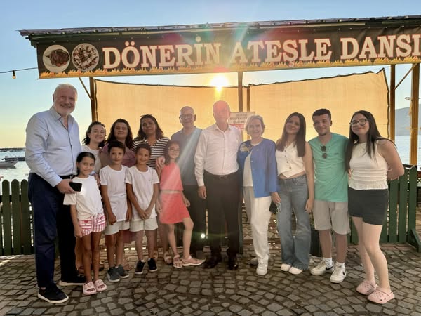 CHP’li Vekil ve Başkan Erdek’te Esnaf ve Vatandaşlarla Buluştu