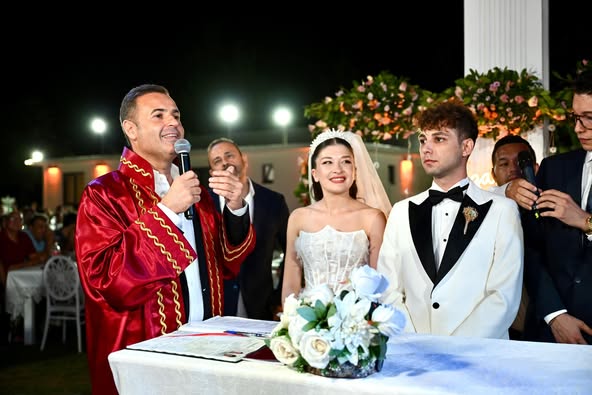 Balıkesir Büyükşehir Belediye Başkanı Ahmet Akın, Nikah Şahitliği Yaptı