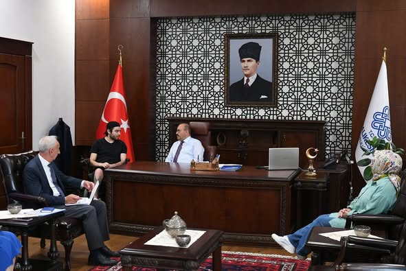 Balıkesir Valisi Ustaoğlu, Vatandaşlarla Buluşarak Talepleri Değerlendirdi