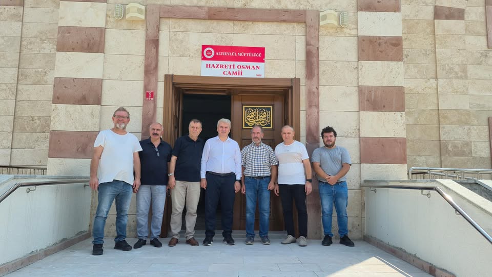 Gazi Osman Paşa’da Yeni Cami Açıldı: İlk Cuma Namazı Kılındı