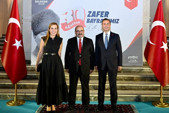 Balıkesir’de 30 Ağustos Kutlamaları: Başkan Akın, Kent Erkanıyla Bir Araya Geldi