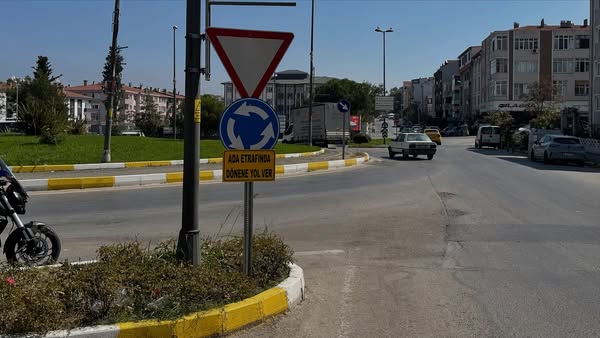 Bandırma’da Dönel Kavşaklarda Trafik Kuralları Güncellendi: Öncelik Artık Kavşak İçindeki Araçlarda