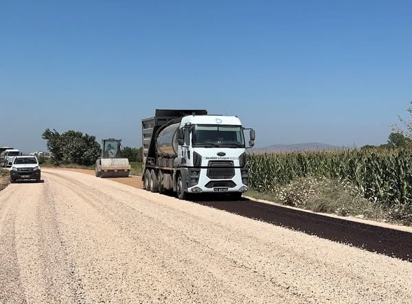Balıkesir’de Çınarlı Keçeler Üçpınar Hattında Yol Çalışmaları Sürüyor