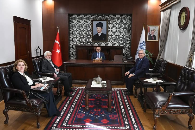 Bandırma Belediye Başkanı ve Heyeti, Balıkesir Valisi Ustaoğlu’nu Ziyaret Etti