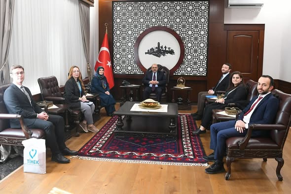 Balıkesir Valisi Ustaoğlu, İnsan Hakları ve Eşitlik Kurumu Heyetini Ağırladı